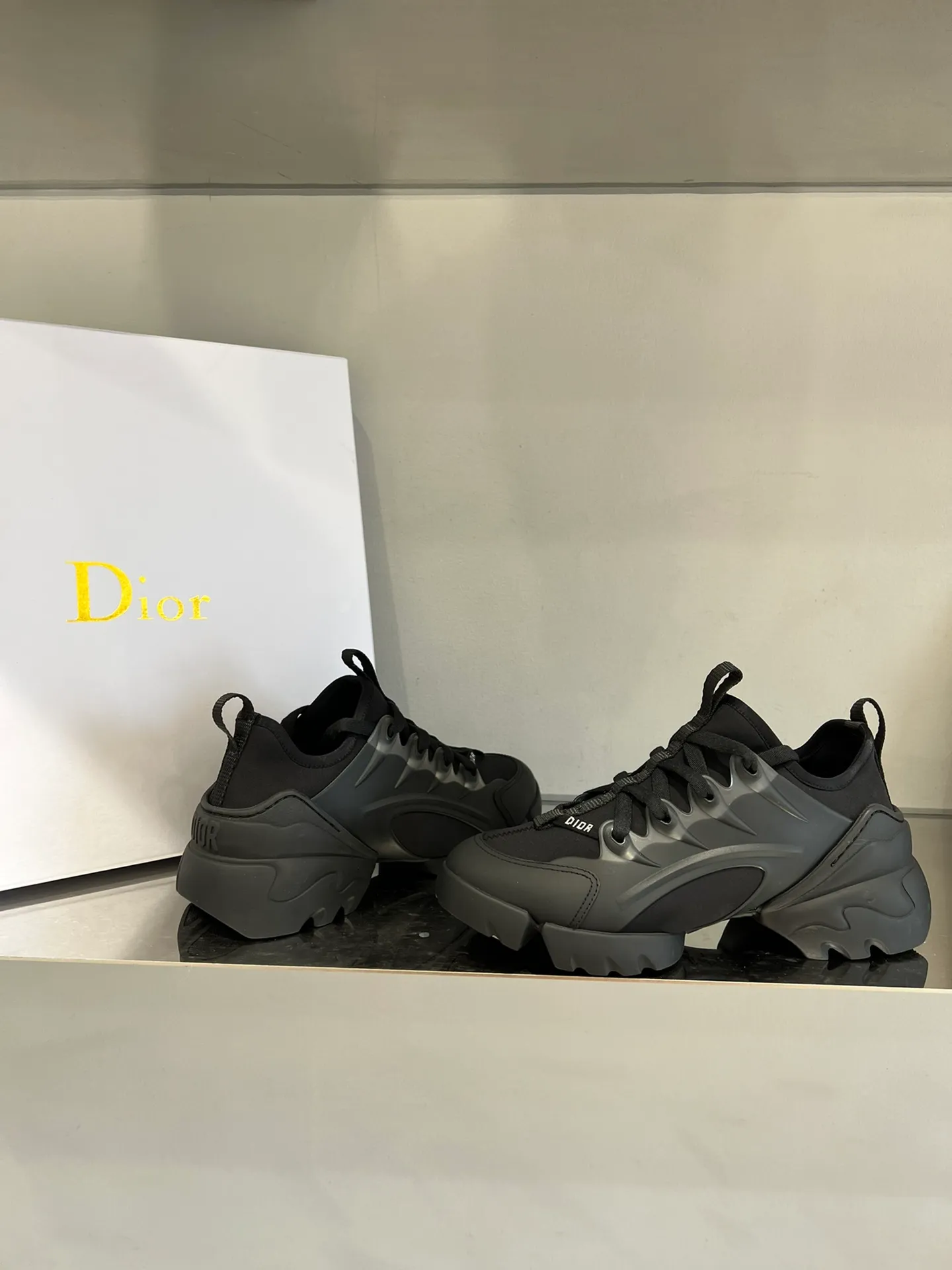 👟👟Ex-factory price 460👟👟 Dior dad shoes 🤓Super flattering footwear! High-density original jacquard ➕T👟👟Ex-factory price U original outsole! Sisters with wide feet must not have any misunderstandings about him! Even chubby feet like mine look slender when wearing them! Size: 35～40 (40 is custom-made and non-returnable) All sizes and colors are available in stock